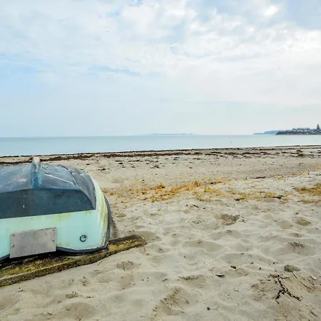 Holiday home Four-bedroom In