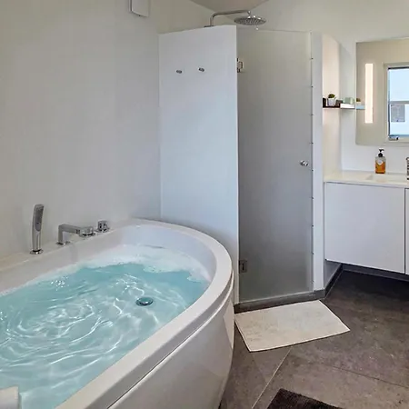 Four-bedroom In Semesterbostad *